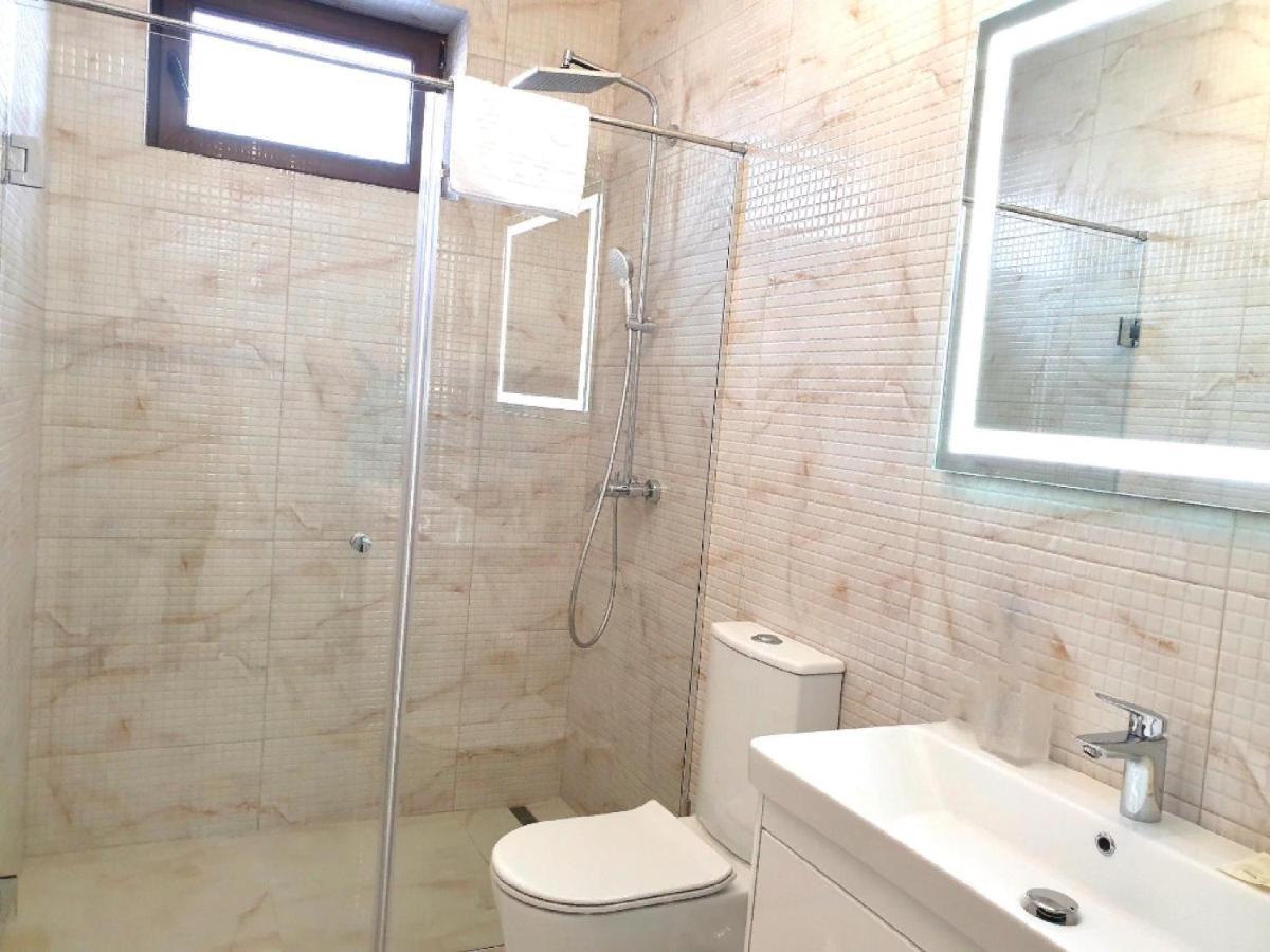 Apartment Sweethome 1 Free Parking Uzhhorod Exterior photo